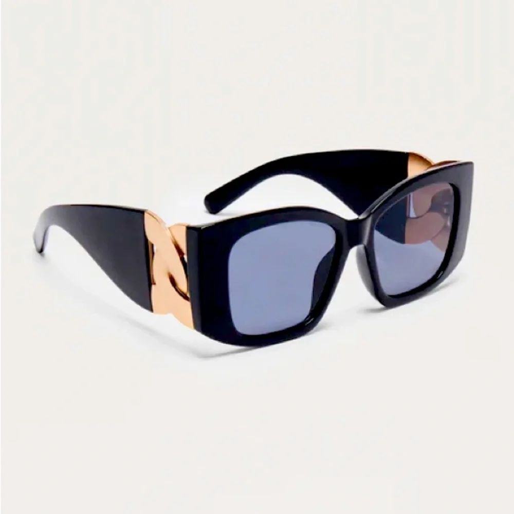 Yours Truly Sunglasses NEW 🏷️